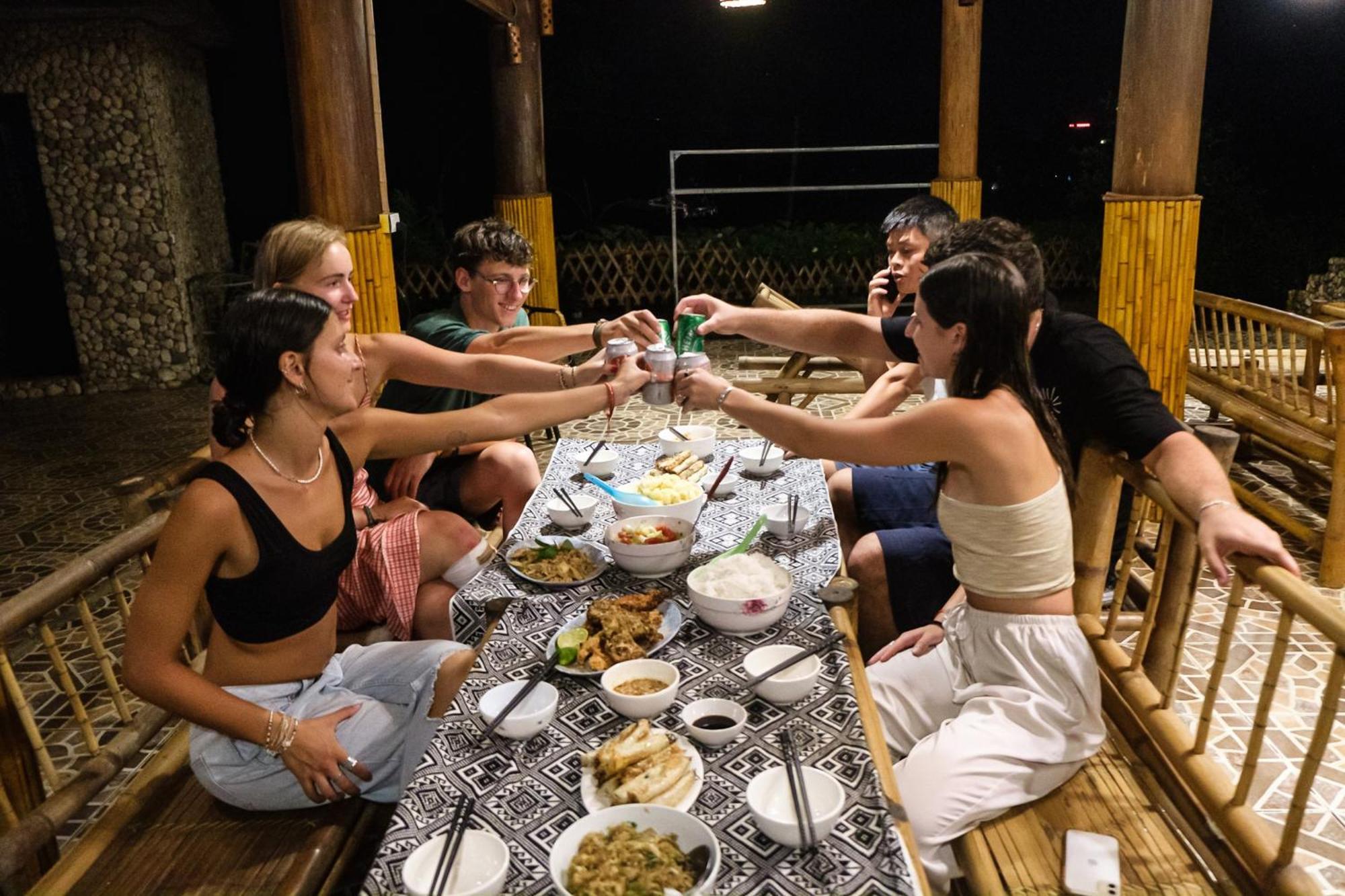 Nha Tan - Mai Chau Homestay And Tours 外观 照片