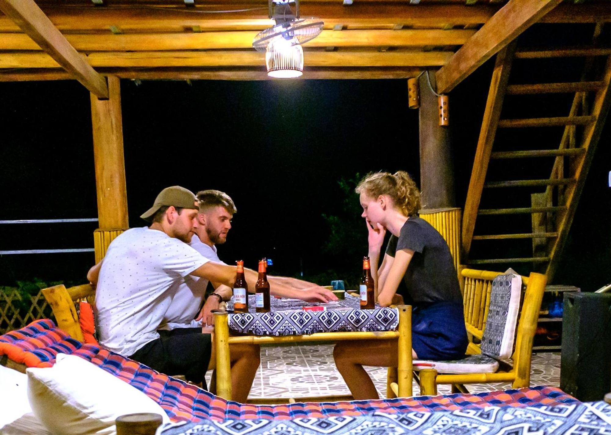 Nha Tan - Mai Chau Homestay And Tours 外观 照片